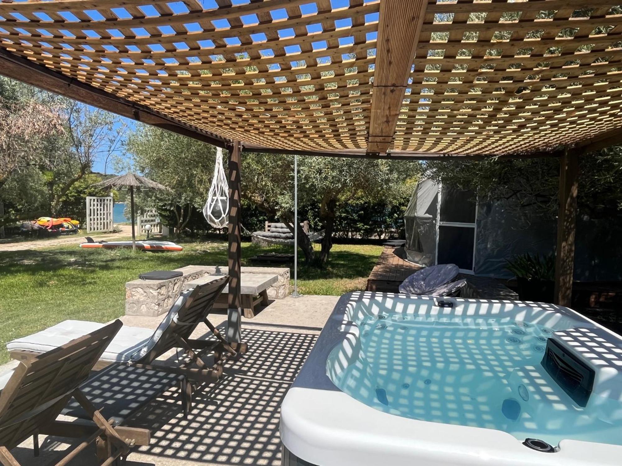 Manna Gea Glamping Domes Hotel Vonitsa Exterior foto